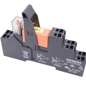 2 Stück Siemens LZS:RT7872P Relaissockel 16A 250V mit Schrack RT424024 Relais 24
