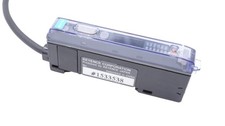 2 Stück Keyence FS-V11P Glasfaserverstärker 12-24V DC Class2 Out (24V 100mA) 2m